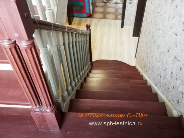 деревянная лестница на 2 этаж дома