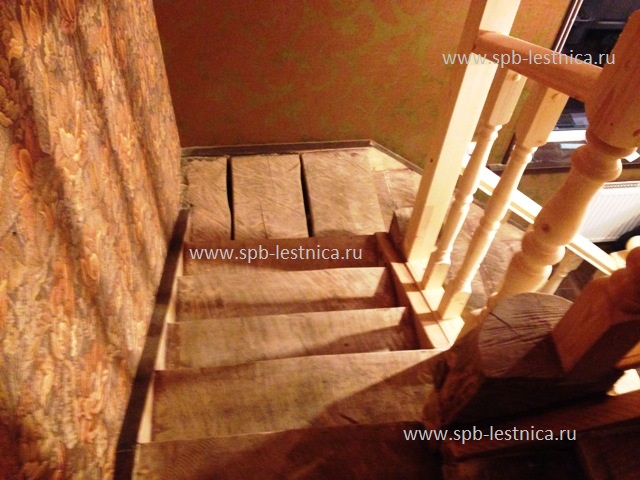 деревянная лестница из бревна
