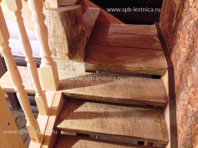 деревянная лестница из бревна