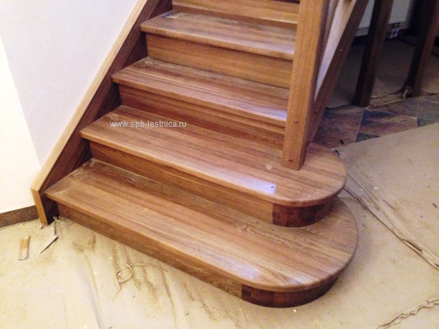 деревянная лестница из дуба