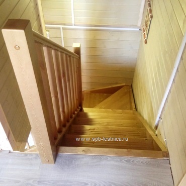 лестница с 2 поворотными ступенями